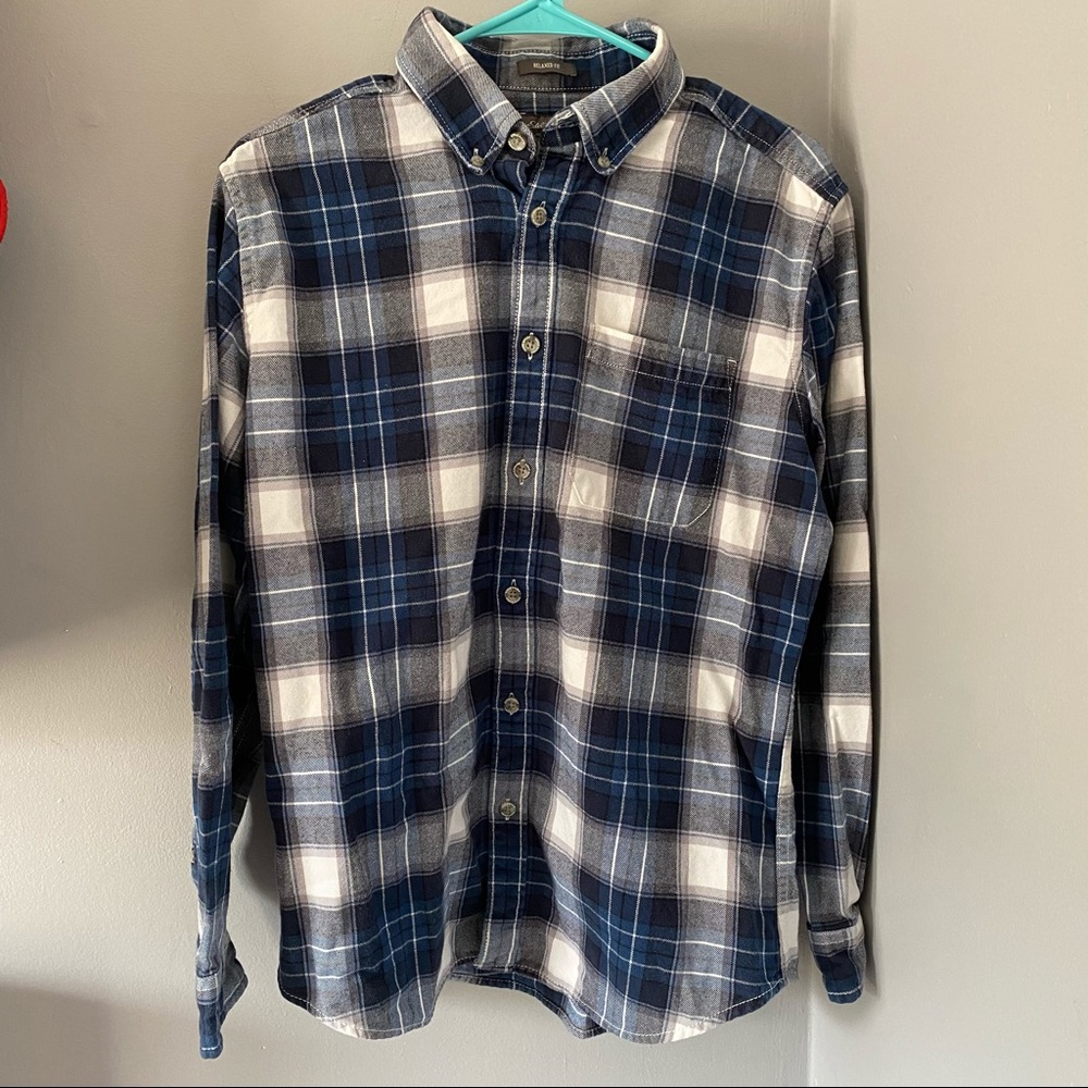 Eddie Bauer Men’s Relaxed Fit Shirt